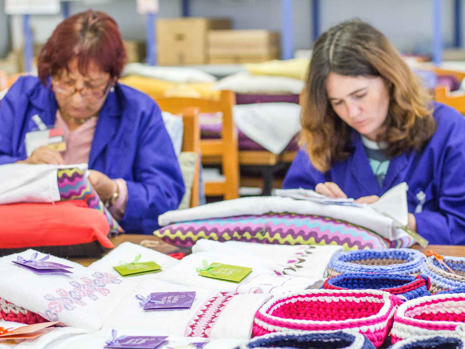 Mujeres trabajando en el Centro San Franscico de Cáritas